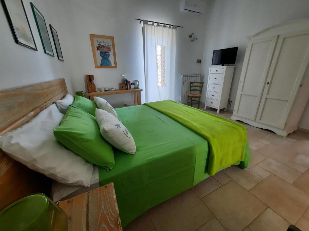 Le Radici Bed & Breakfast Monopoli Bagian luar foto